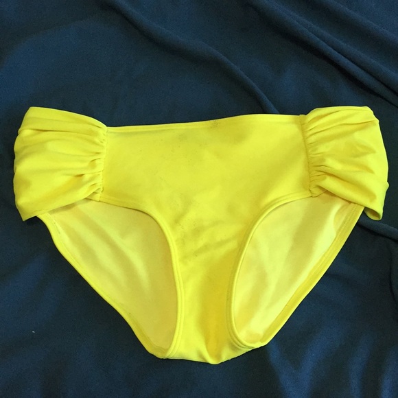 Neon yellow matching bikini - Picture 4 of 5
